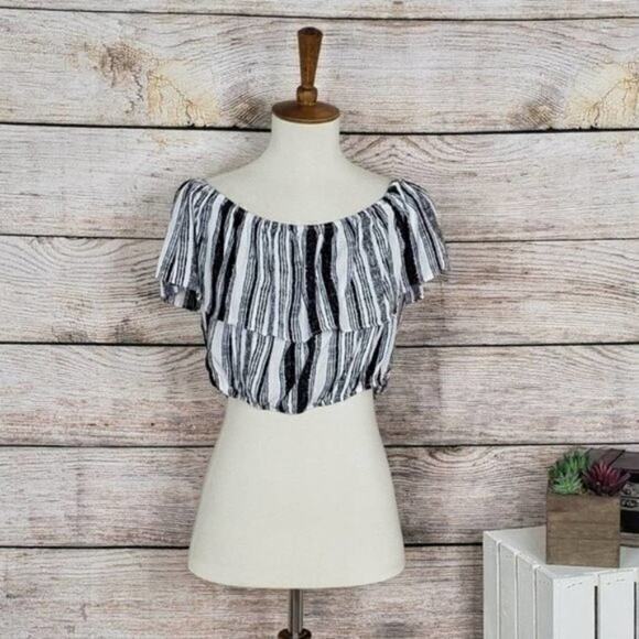 Astr the Label Striped Blouson Black‎ White Crop Top Size Large - Picture 1 of 3